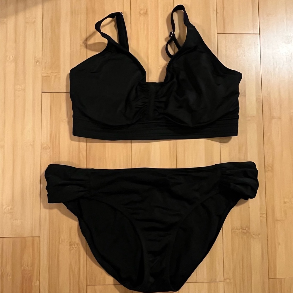 Black Athleta Bikini - size large bottoms, 34 D/DD bra sized top